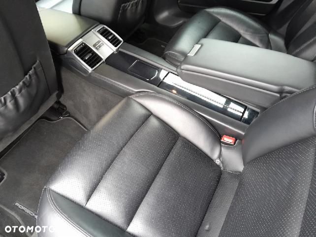 Porsche Panamera 4S PDK - 20