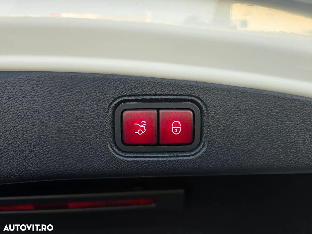 Mercedes-Benz E 300 - 12