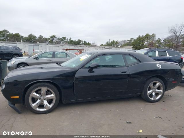 Dodge Challenger - 13