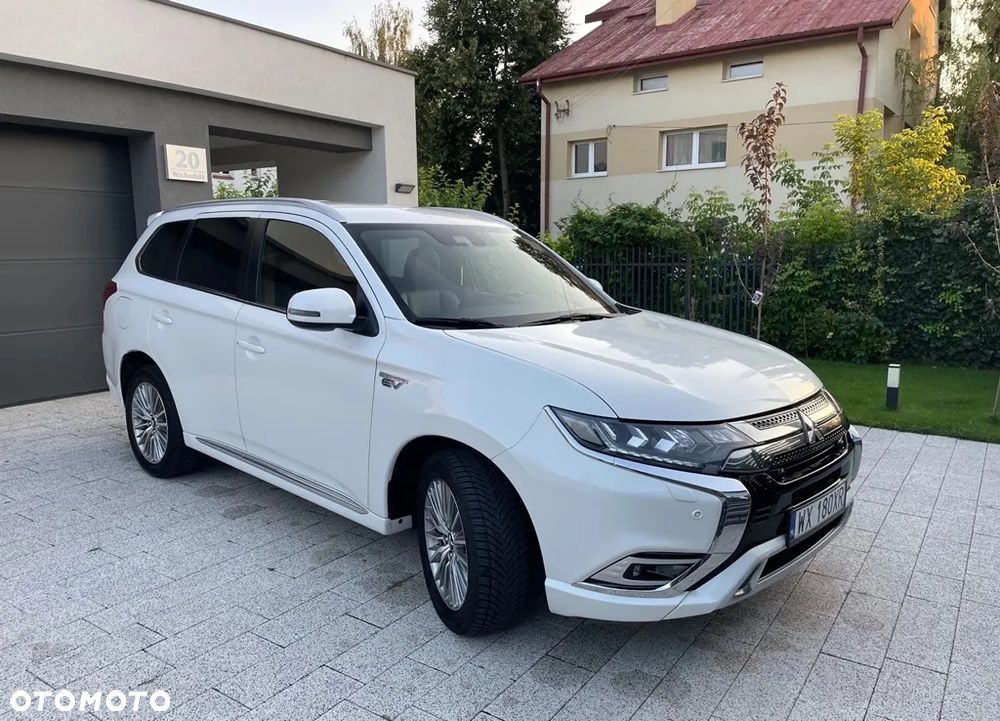 Mitsubishi Outlander PHEV Intense + - 1