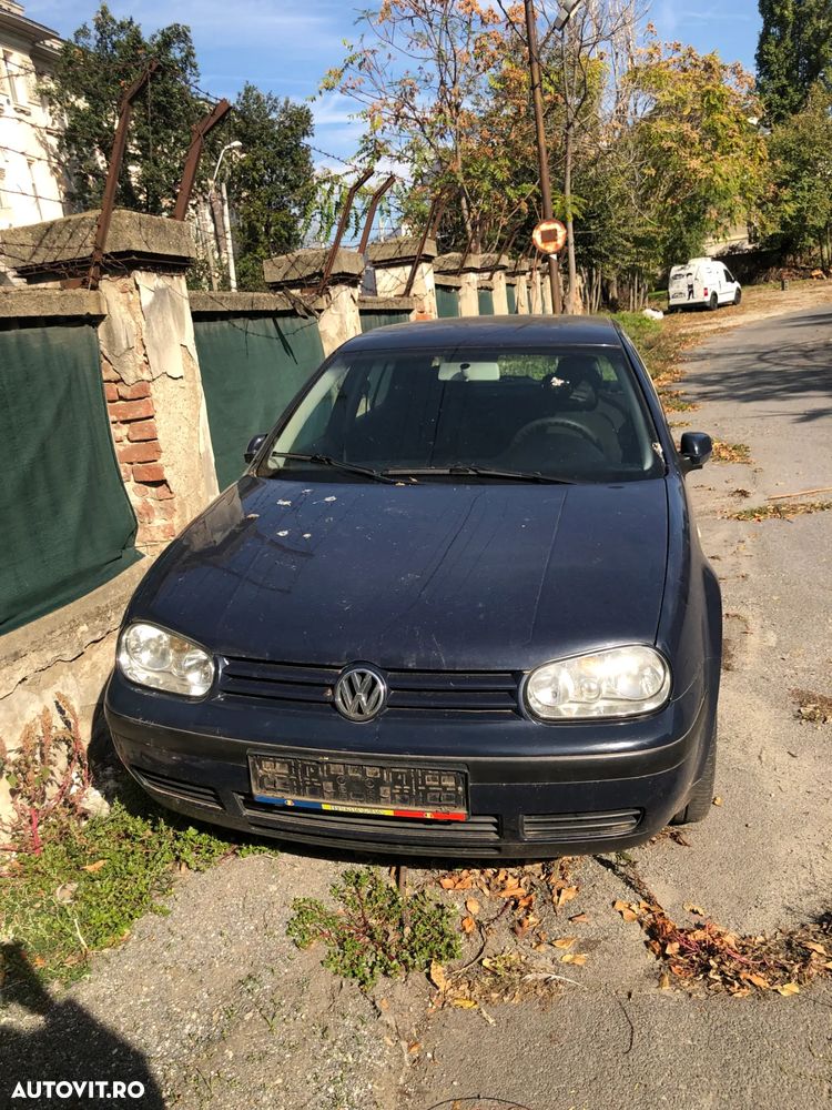 Dezmembrez  VW Volkswagen Golf 4 albastru 2002 4 usi - 6