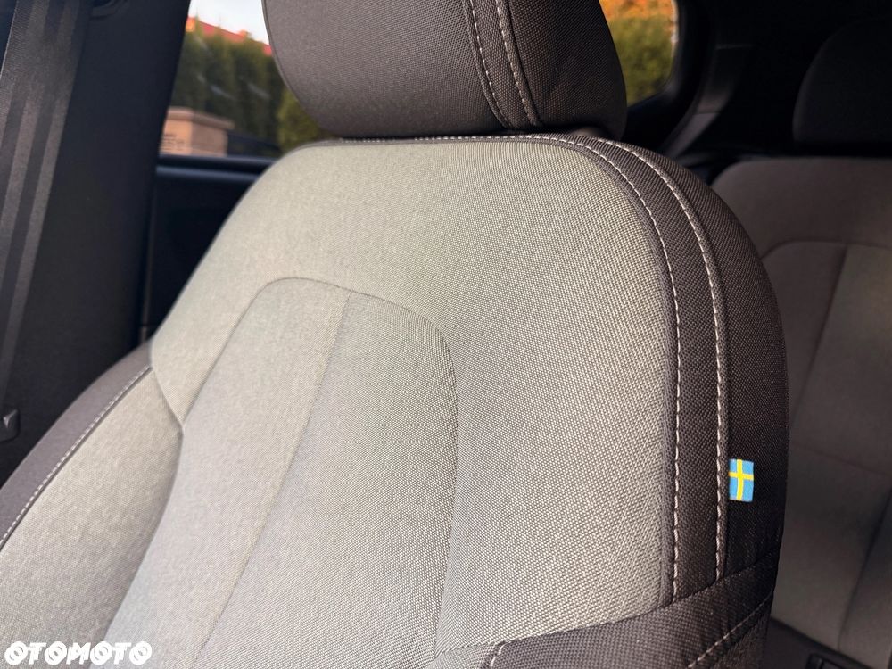 Volvo XC 40 B3 Plus Bright - 25