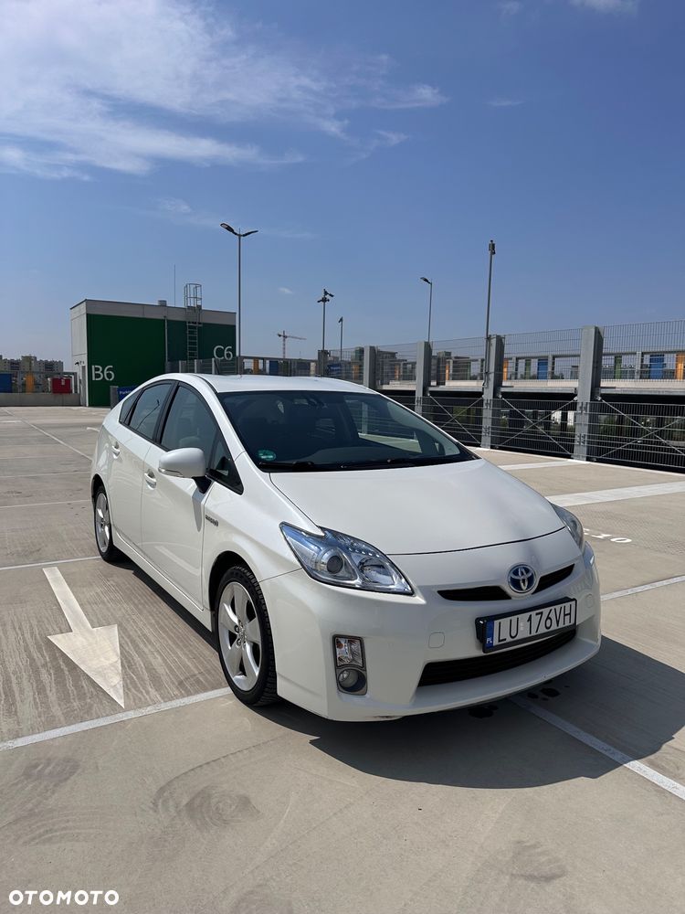 Toyota Prius (Hybrid) Life - 3