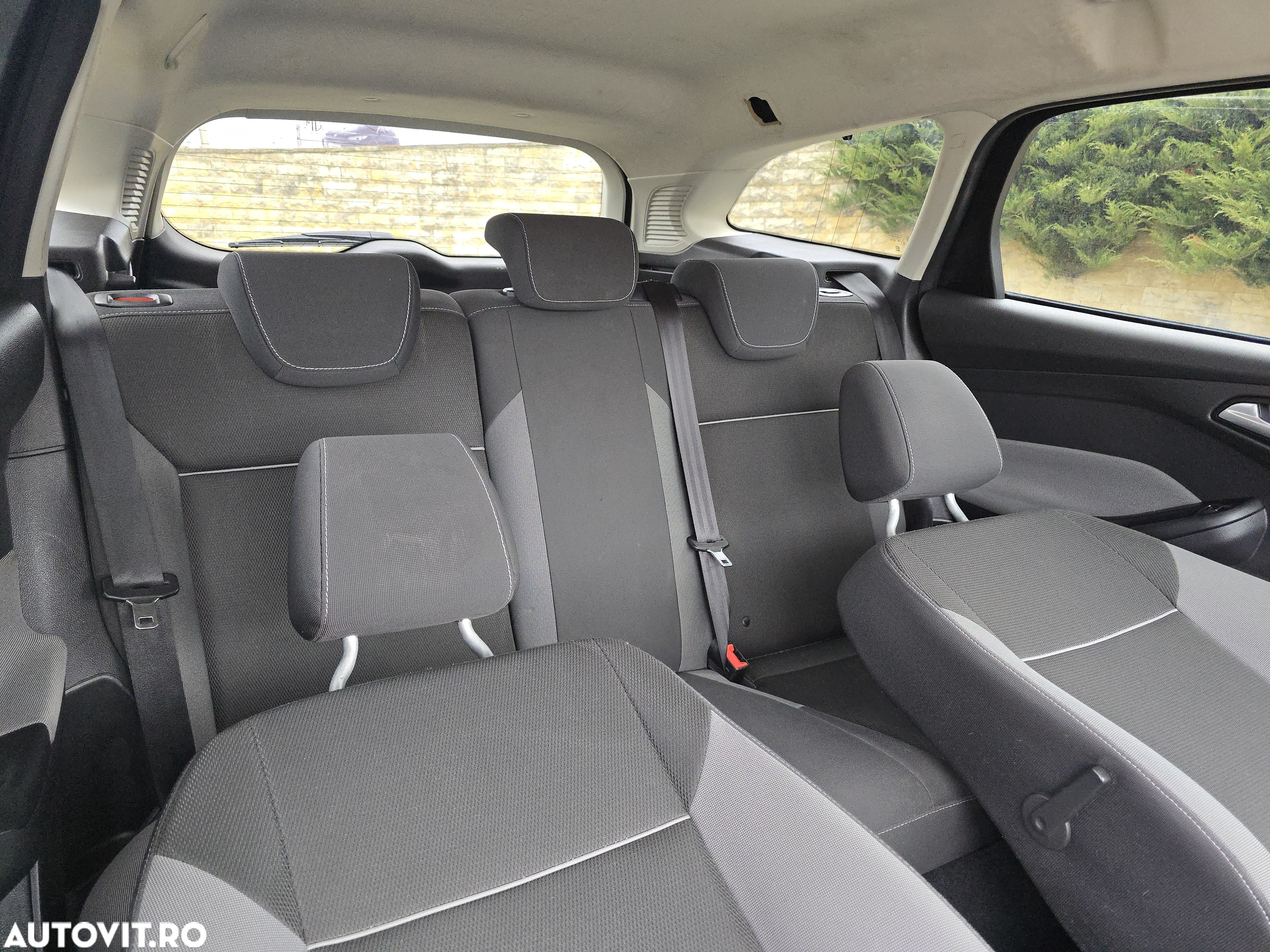 Ford Focus - 12