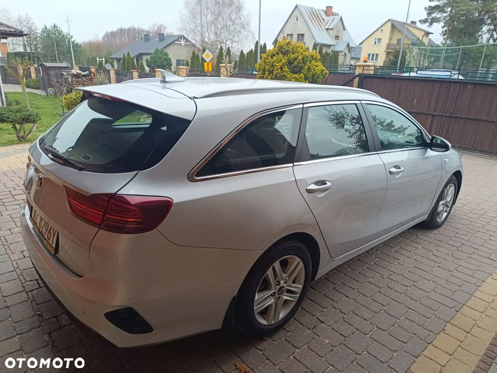 Kia Ceed 1.6 CRDi SCR M DCT - 13