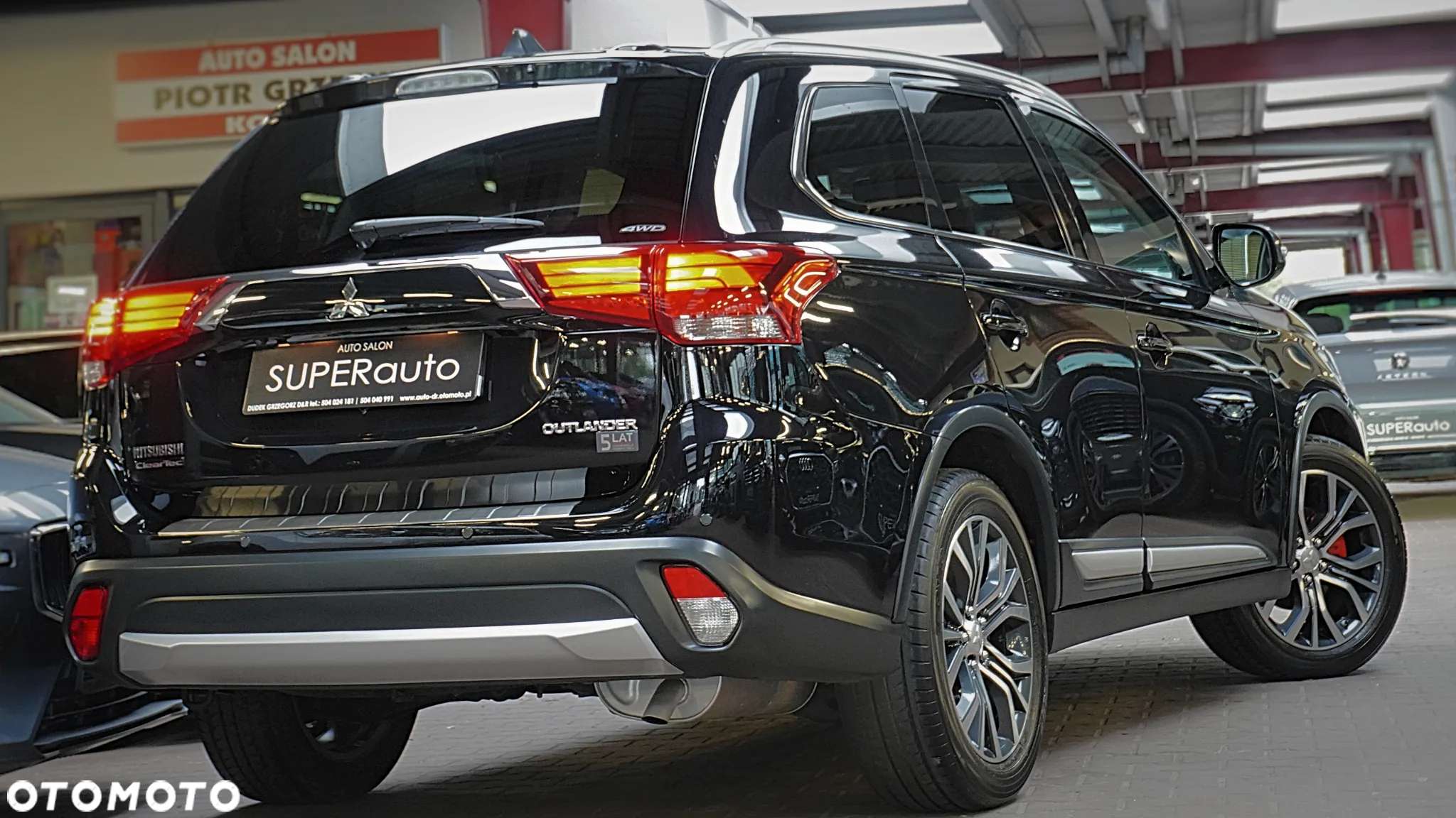 Mitsubishi Outlander 2.0 Intense + Navi 4WD CVT - 11