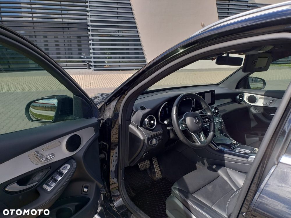 Mercedes-Benz GLC 300 4Matic 9G-TRONIC AMG Line - 12