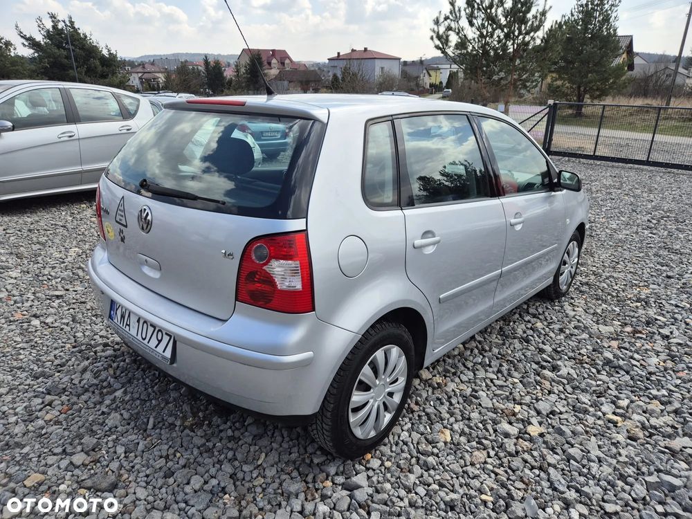 Volkswagen Polo 1.4 16V Sportline - 2