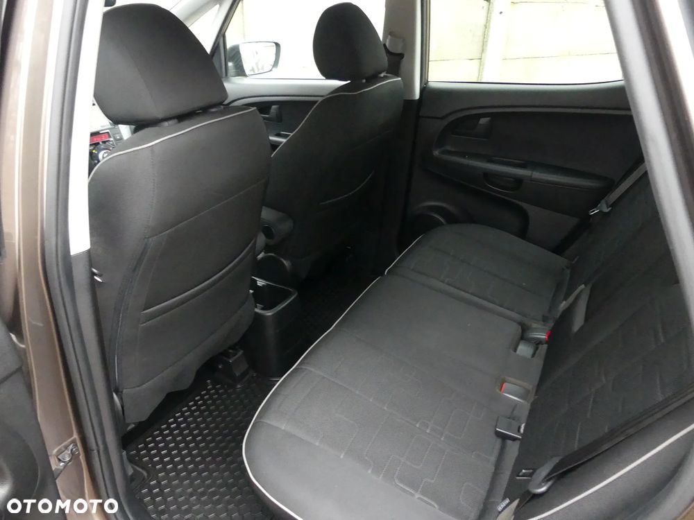 Kia Venga 1.4 CVVT Fifa World Cup Edition - 12