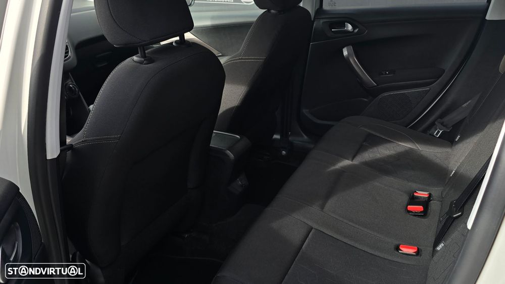 Peugeot 2008 1.4 HDi Active - 9