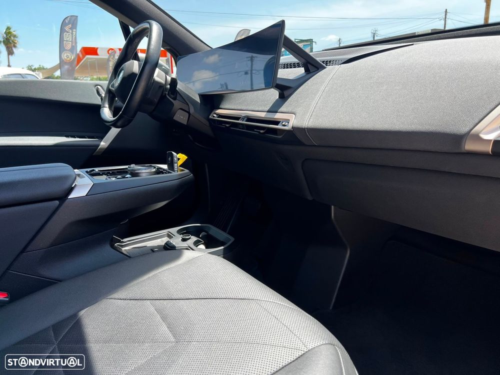 BMW iX xDrive 40 Pack Desportivo - 12