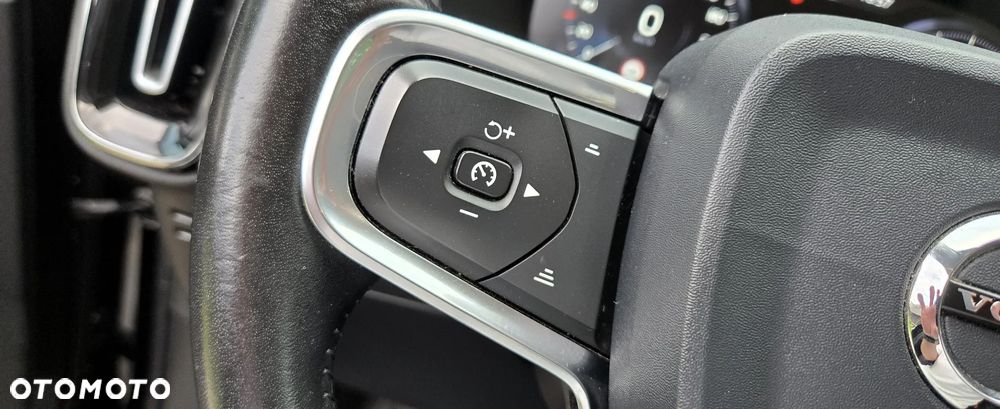 Volvo XC 40 D3 Momentum Pro - 22