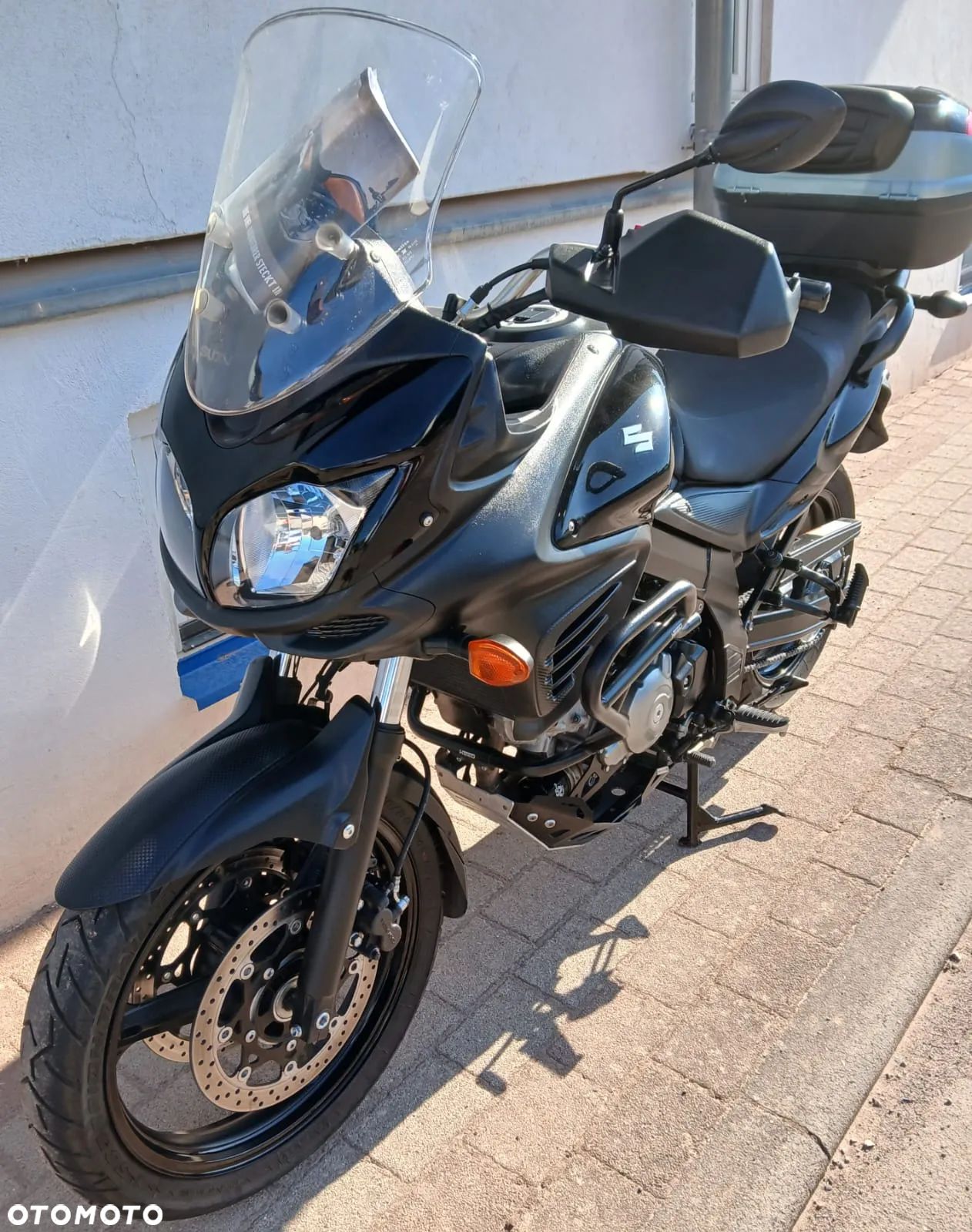 Suzuki V-STROM - 1
