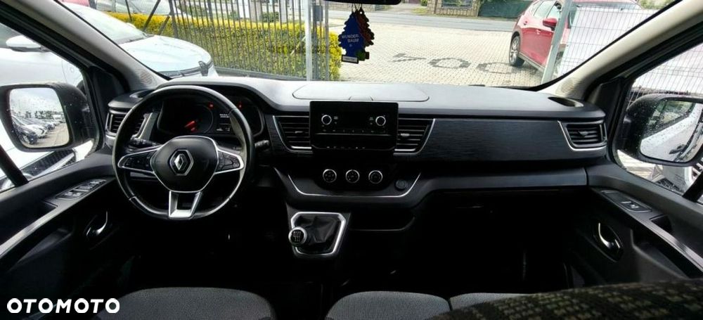 Renault Trafic 2.0 dCi - 9