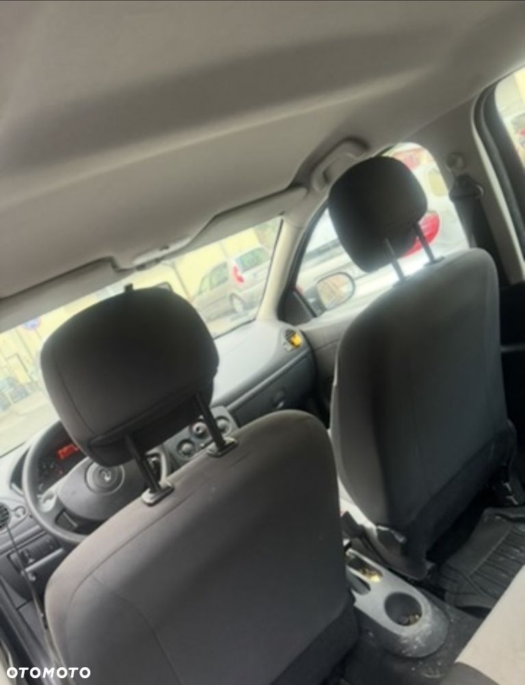 Renault Clio 1.2 16V Expression - 4