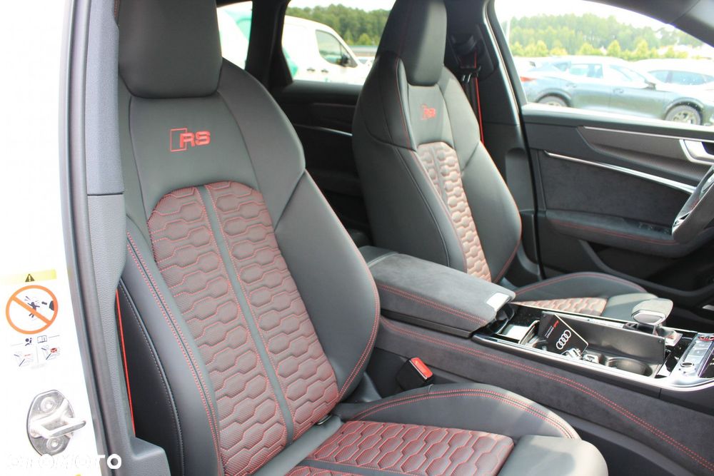 Audi RS6 Avant - 16