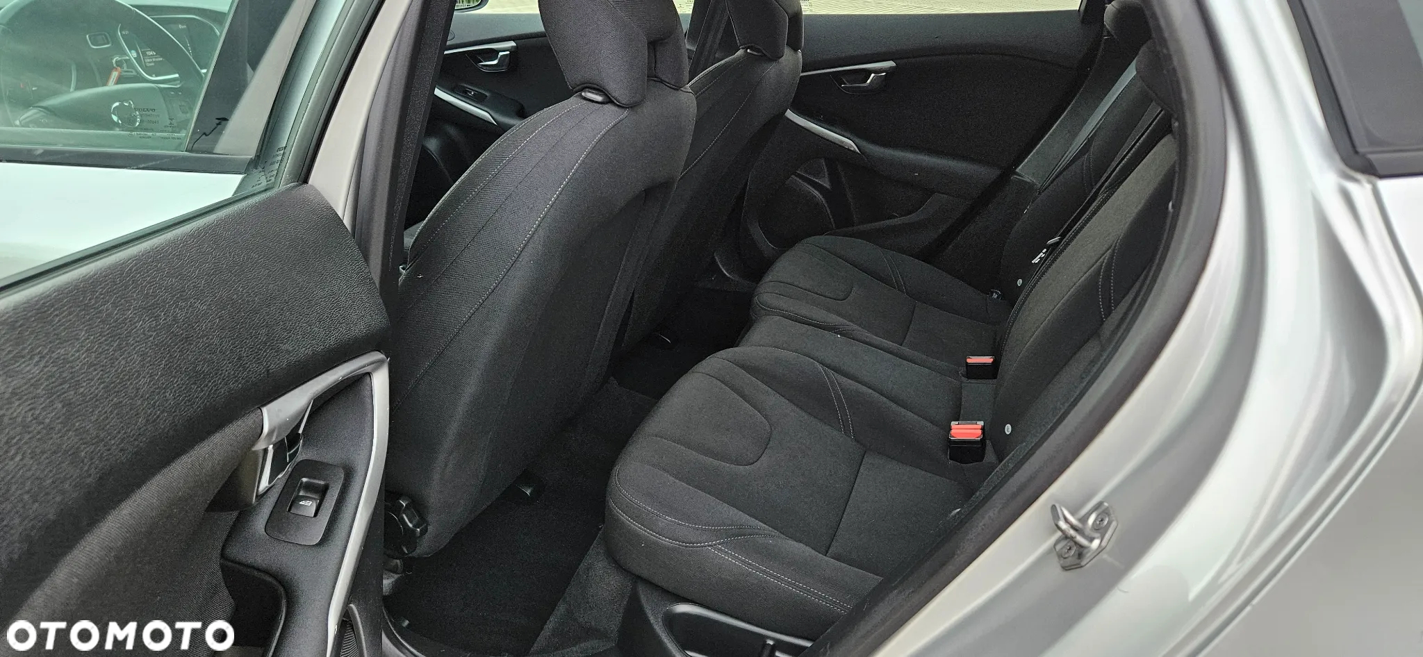 Volvo V40 D2 Drive-E Momentum - 7