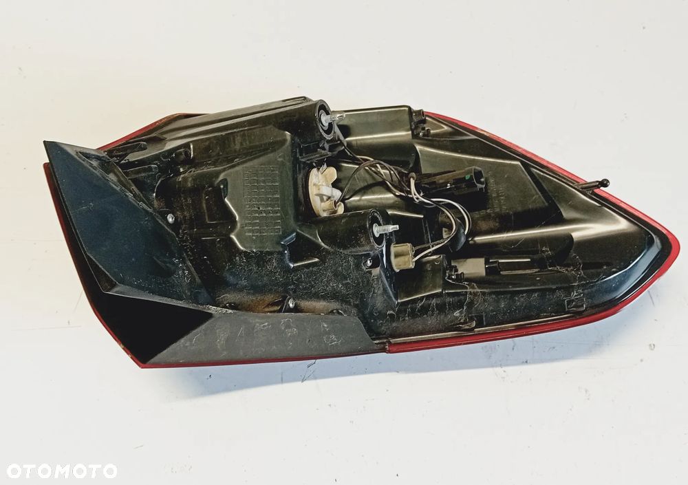 lampa prawa tył Opel Astra j kombi - 2