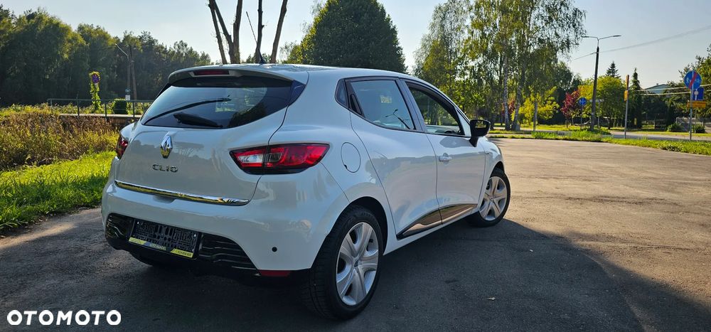 Renault Clio 1.2 16V 75 LIMITED - 6