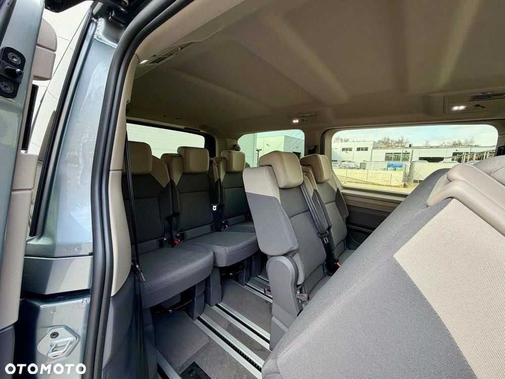 Volkswagen Multivan - 12