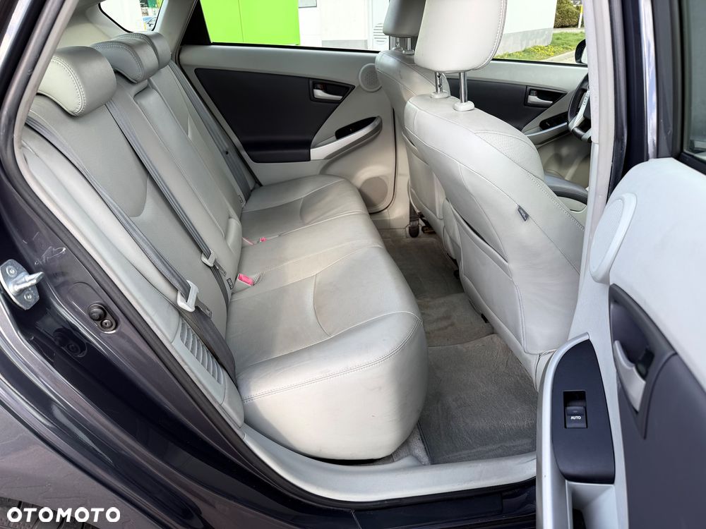 Toyota Prius 1.8 HSD Prestige - 21