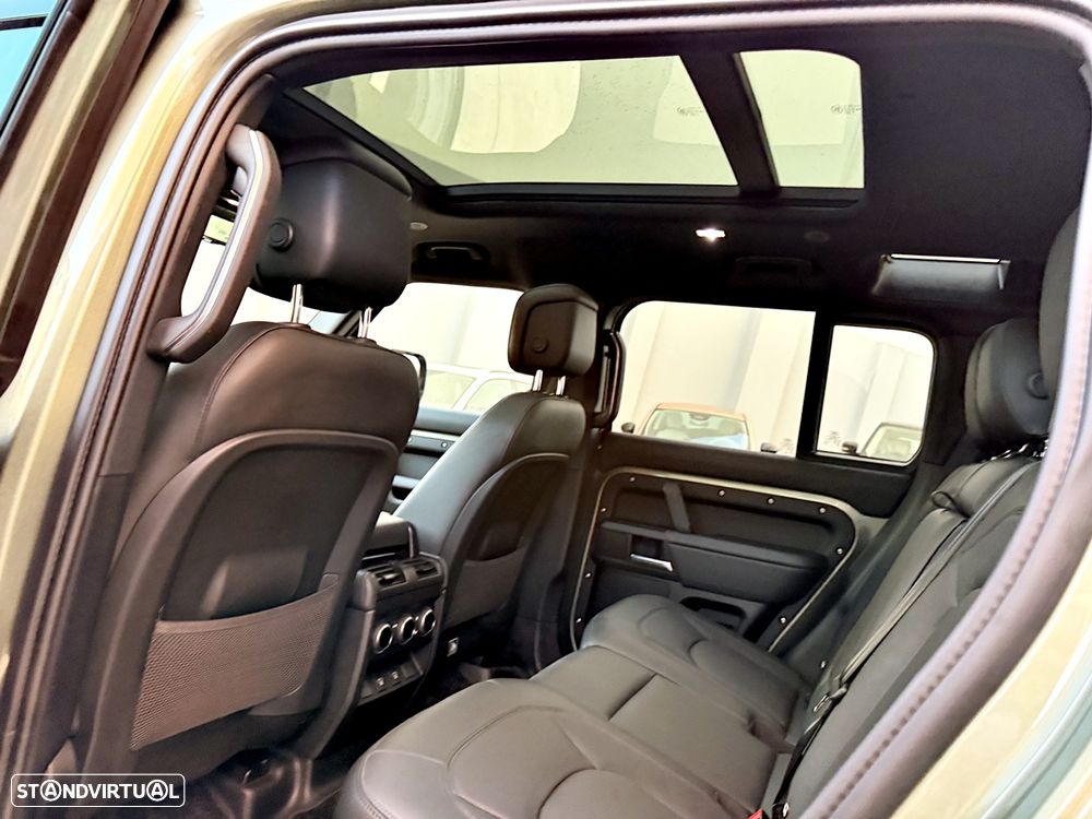 Land Rover Defender 2.0 P300e 110 AWD X-Dynamic HSE - 35