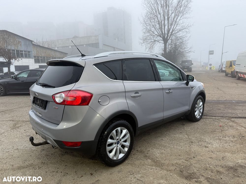 Ford Kuga 2.0 TDCi 4WD Powershift Titanium - 4