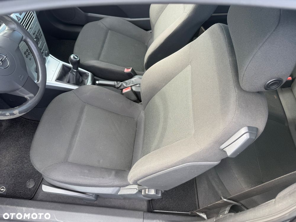 Opel Astra - 16