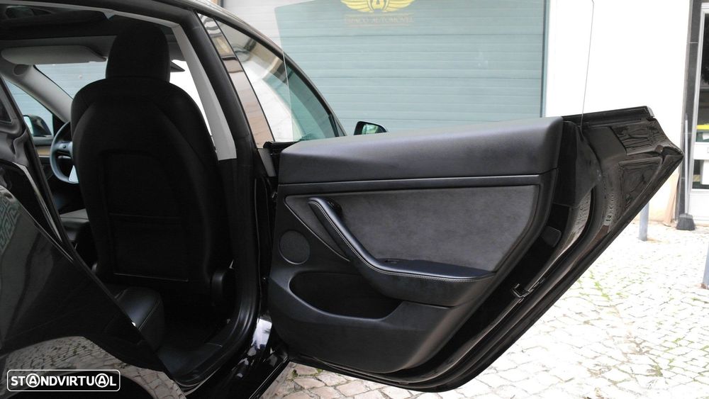 Tesla Model 3 Long Range Tração Traseira - 17