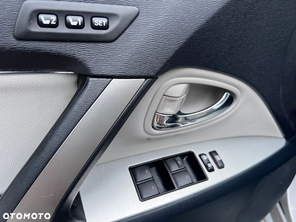 Toyota Avensis 1.8 Premium MS - 13