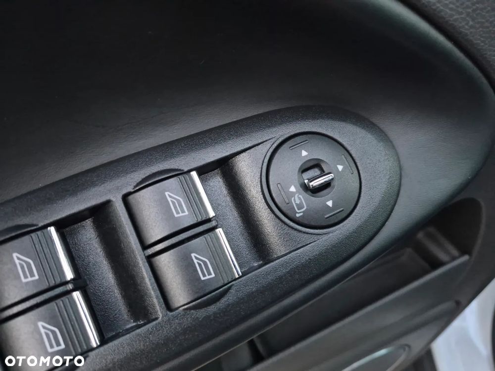 Ford Kuga 2.0 TDCi 2x4 Individual - 24