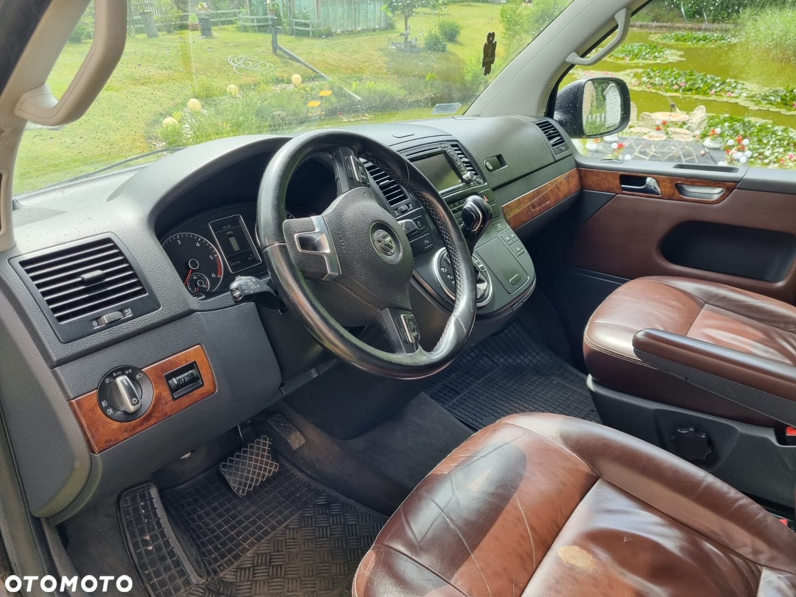 Volkswagen Multivan - 12