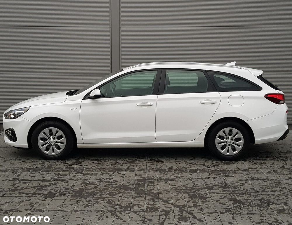 Hyundai i30 1.5 DPI Classic + - 5