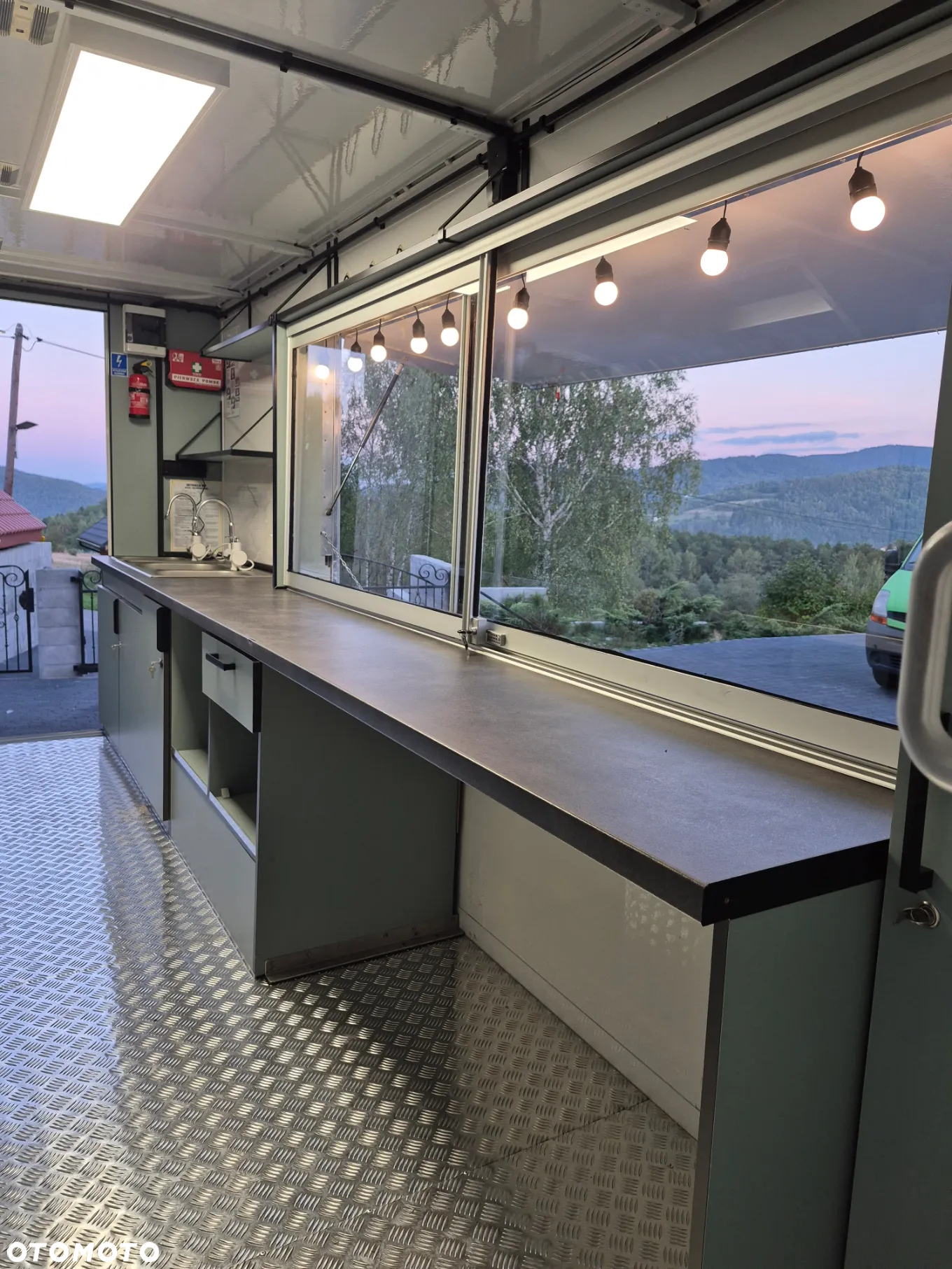 Iveco Food Truck Sklep Bar Specjalny - 7