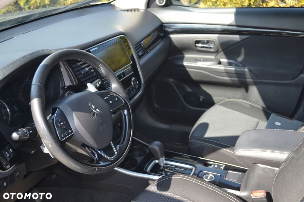Mitsubishi Outlander - 20