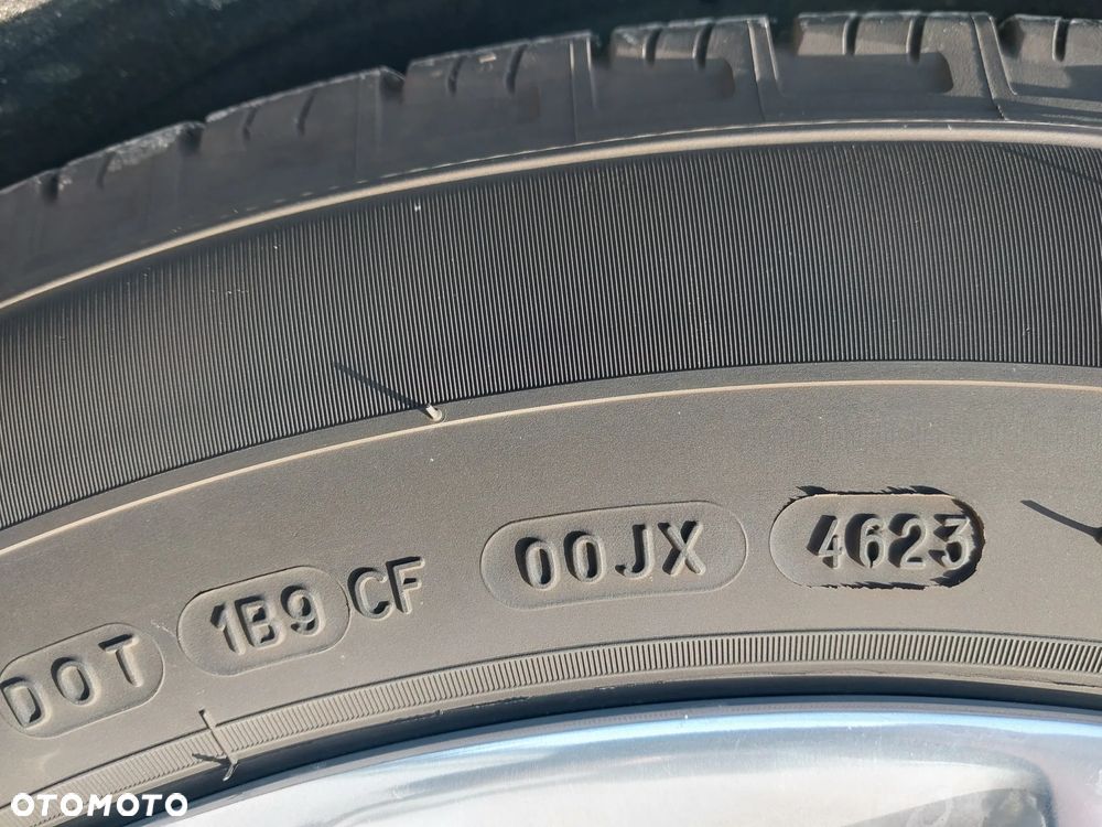 Ford Explorer - 23