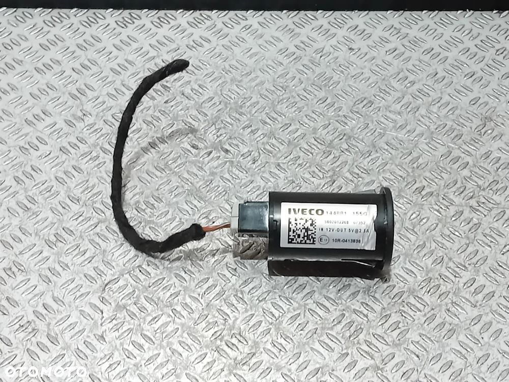 gniazdo ładowarki Iveco Daily 2016 5802012268 - 3