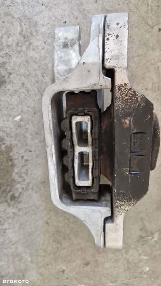 Ford Escape IV poduszka silnika lewa 2020 - 2