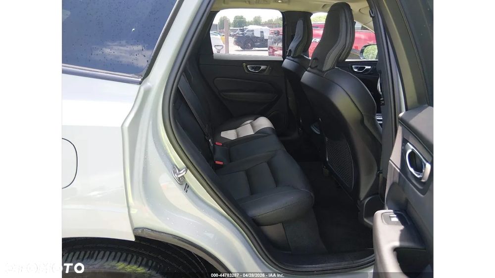 Volvo XC 60 B5 B AWD Plus Dark - 11