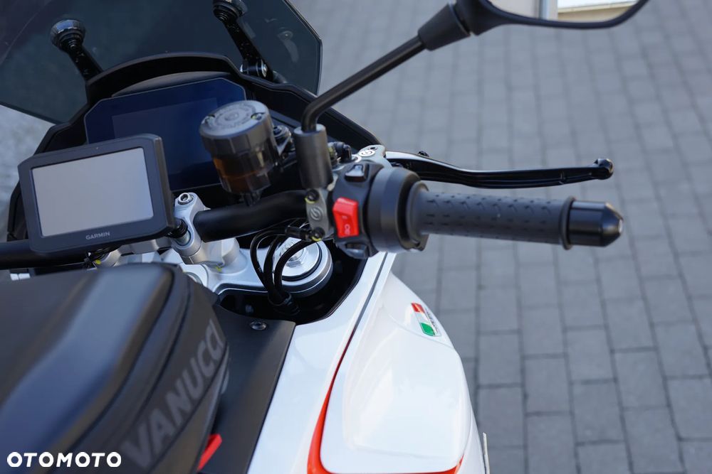 Moto Guzzi V100 Mandello - 16