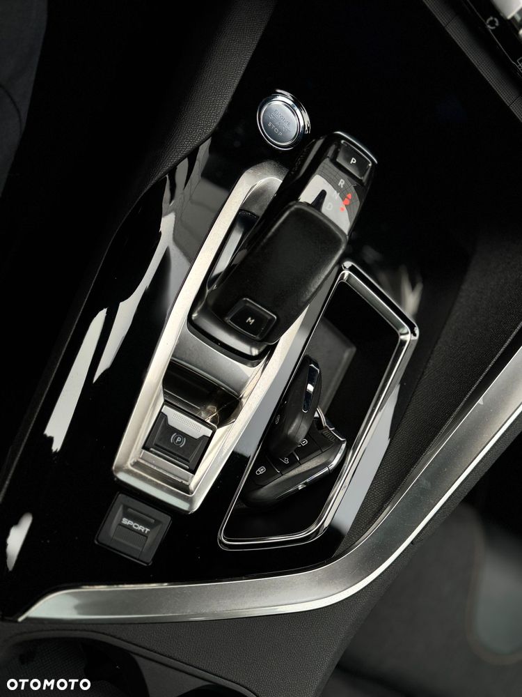 Peugeot 3008 PureTech 180 Stop & Start GPF EAT8 GT Pack - 18