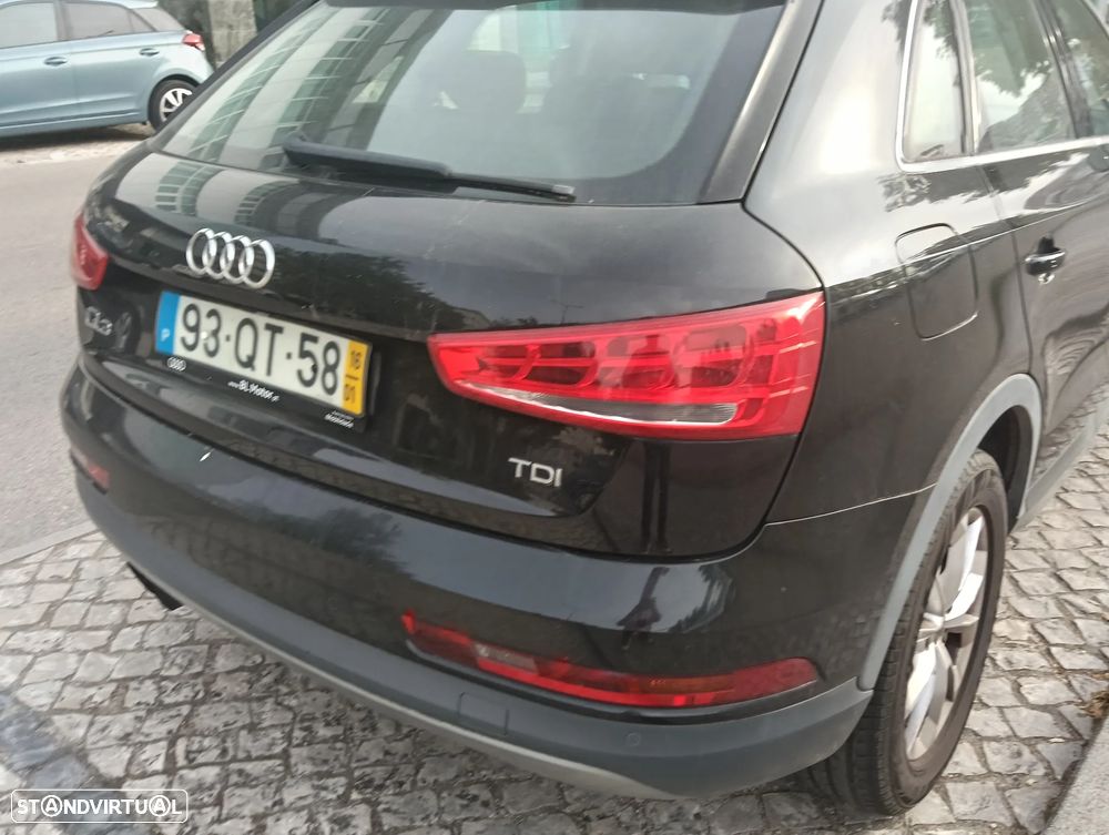 Audi Q3 2.0 TDi Business Line S-line - 11