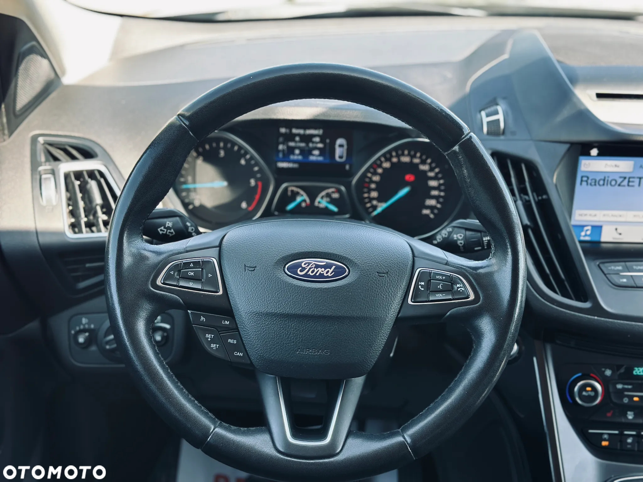 Ford Kuga 2.0 TDCi AWD Titanium - 27
