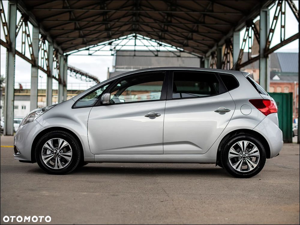 Kia Venga - 7