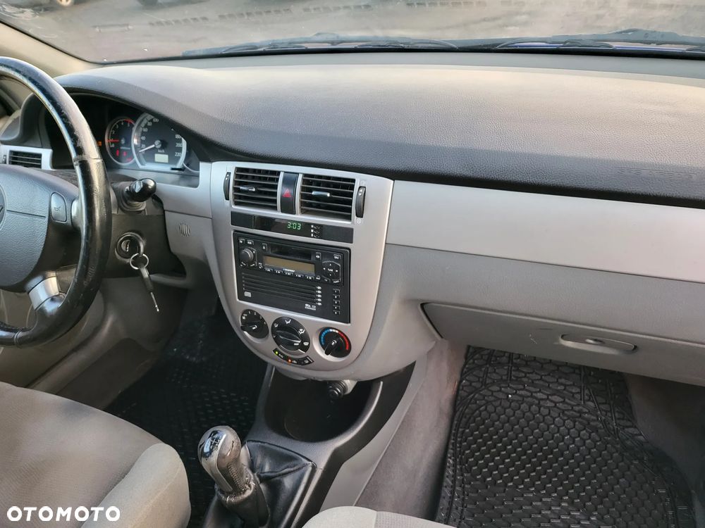 Chevrolet Nubira - 14