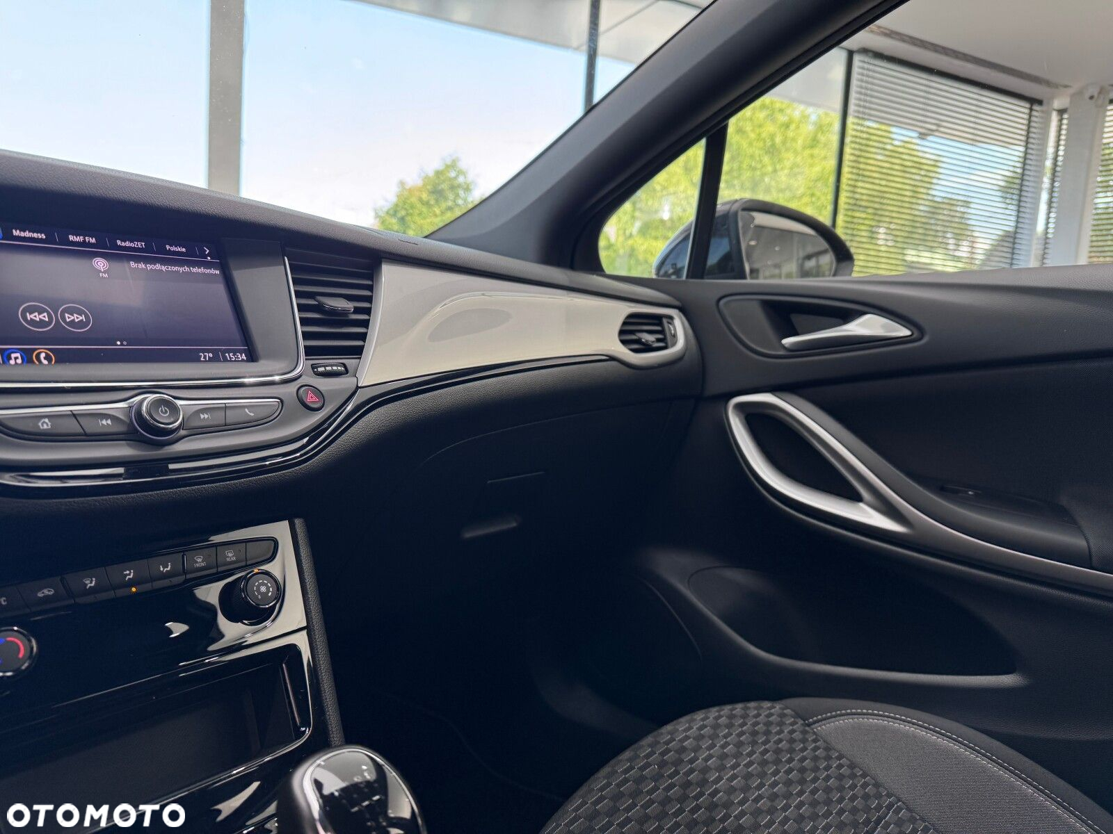 Opel Astra V 1.2 T GS Line S&S - 25