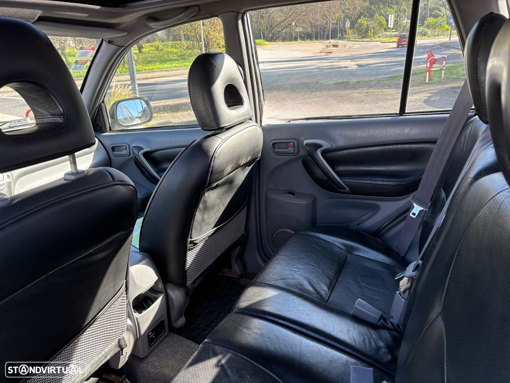 Toyota RAV4 2.0 D-4D TA - 19