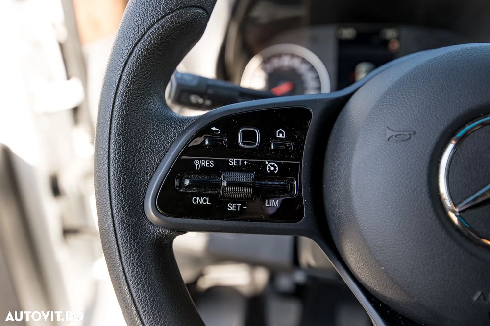 Mercedes-Benz Sprinter - 16