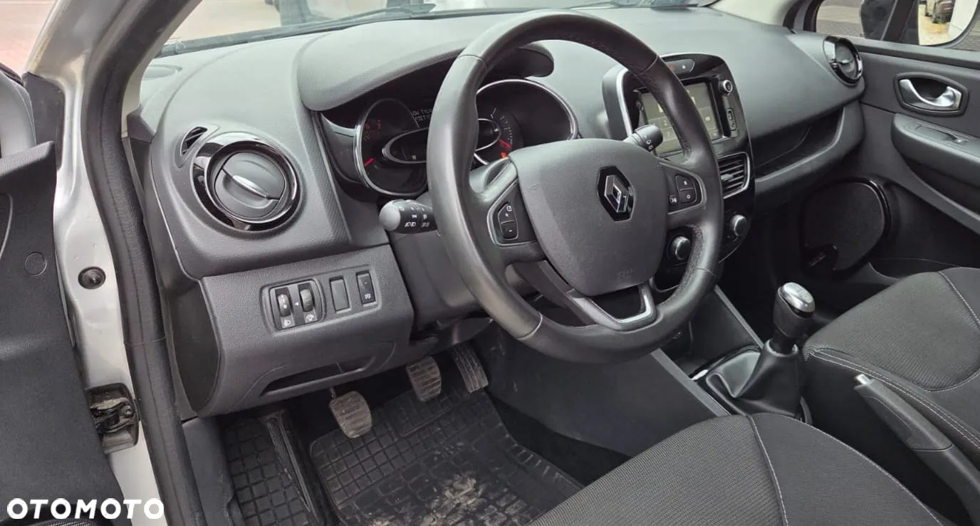 Renault Clio - 11
