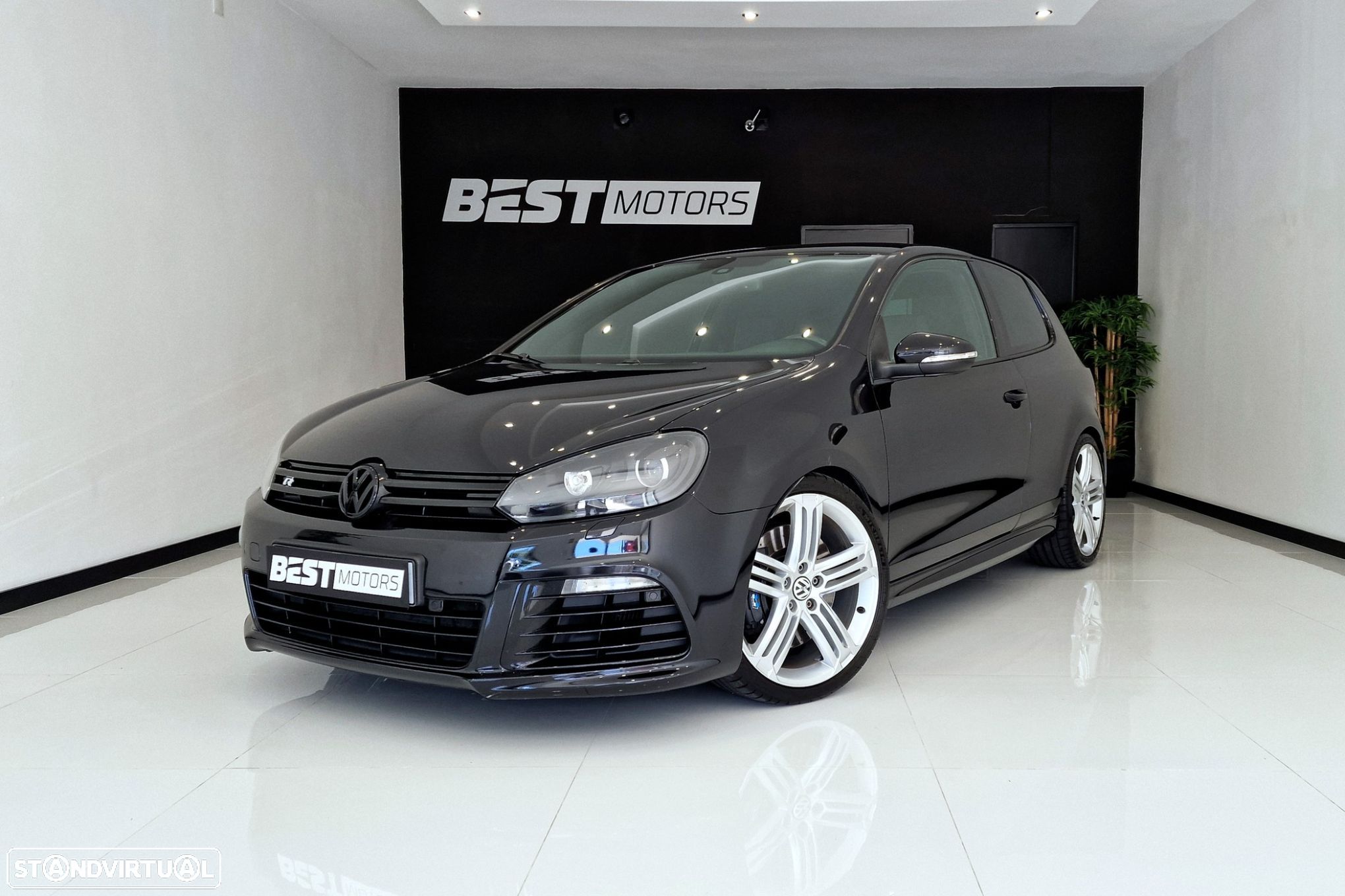 VW Golf 2.0 TSi R20 DSG - 1